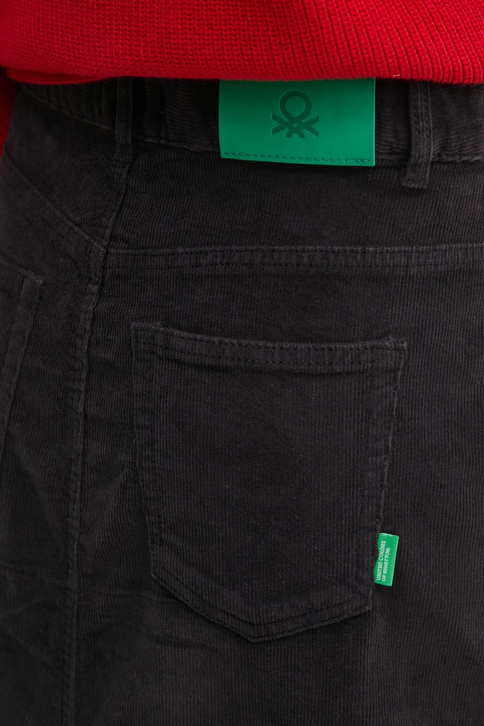 Krilo iz rebrastega žameta United Colors of Benetton črna 41ULD0045
