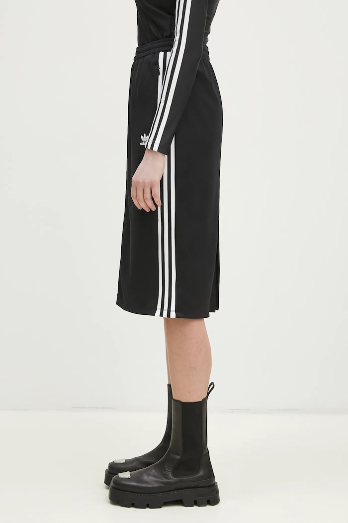 Пола adidas Originals Adicolor Classic 3S Skirt IW8461 черен SS25
