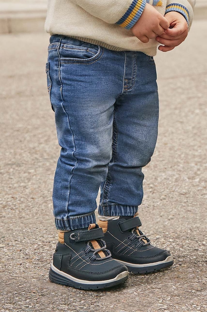 Dětské rifle Mayoral jogger soft denim modrá 2534.3C.Baby.9BYH
