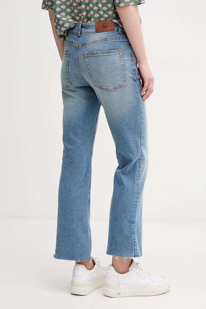 Odzież United Colors of Benetton jeansy flare damskie 4OTADE010 niebieski