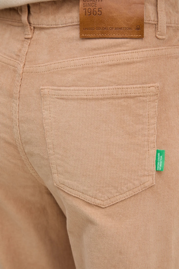 United Colors of Benetton spodnie beżowy 41ULDE029