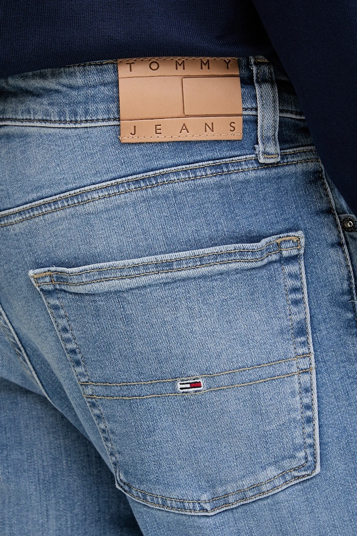 Kavbojke Tommy Jeans Scanton modra DM0DM20202