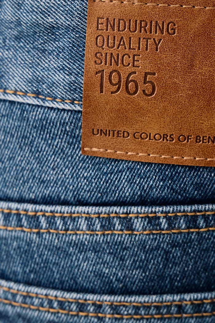 Jeansy straight męskie United Colors of Benetton 4IPC57B88 niebieski