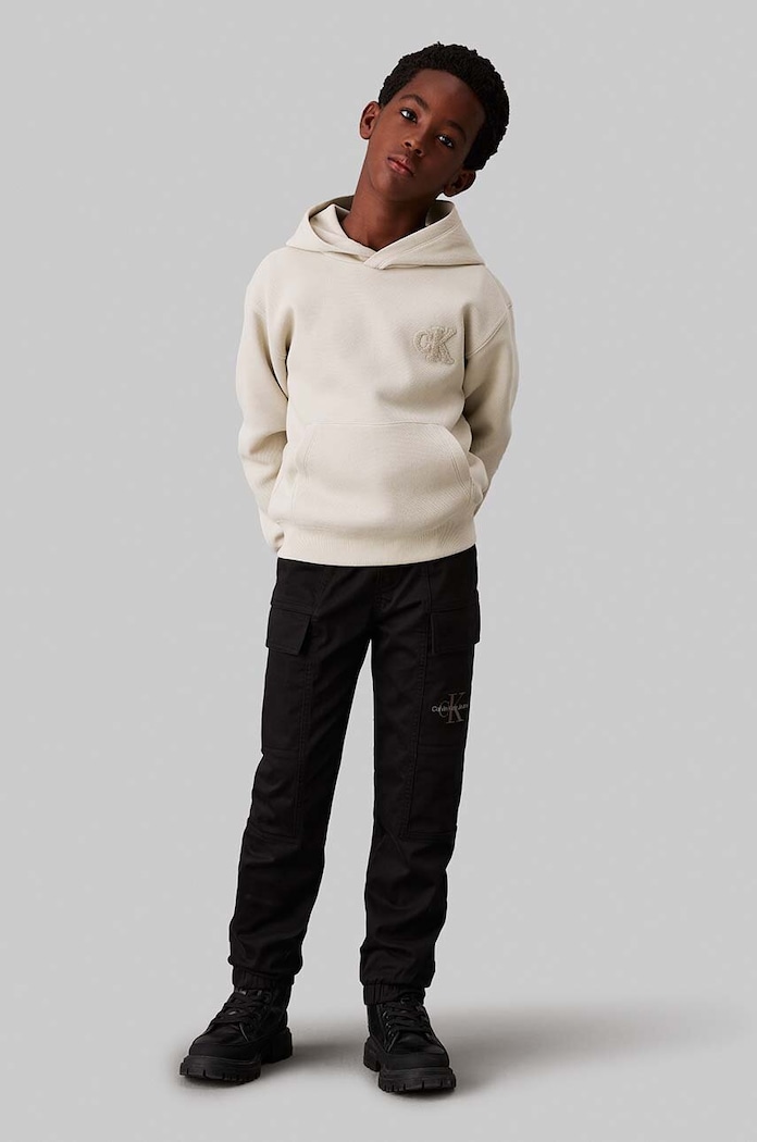 Детски спортен панталон Calvin Klein Jeans WOVEN CARGO еластичен черен IB0IB02270.9BYH
