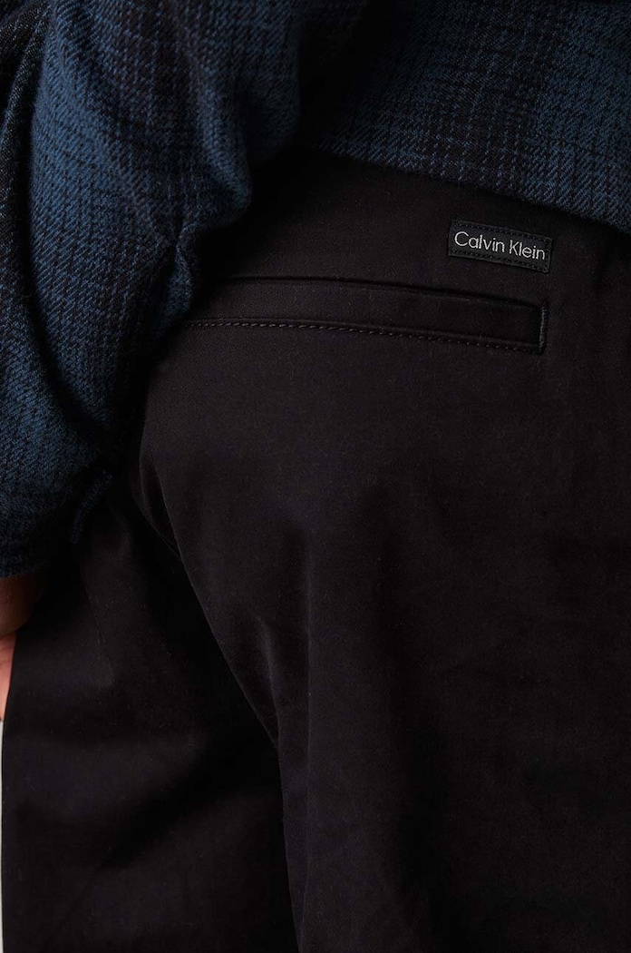 Αγορίστικα Παιδικό βαμβακερό παντελόνι Calvin Klein Jeans CEREMONY STRAIGHT IB0IB02093.9BYH μαύρο