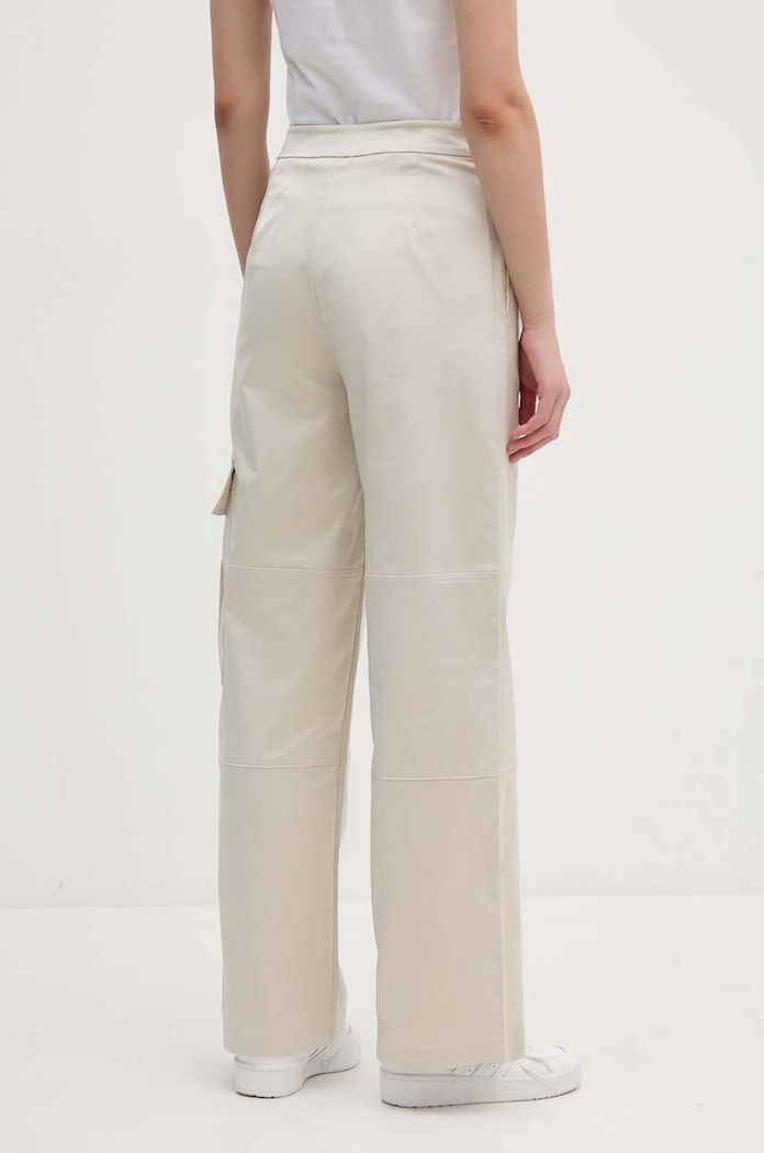 Oblačila Hlače Calvin Klein Jeans J20J223921 bež