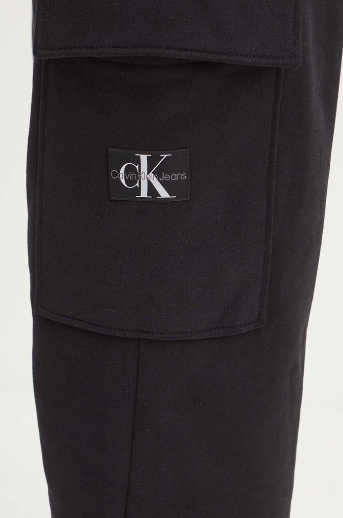 Calvin Klein Jeans spodnie dresowe bawełniane czarny J20J223589