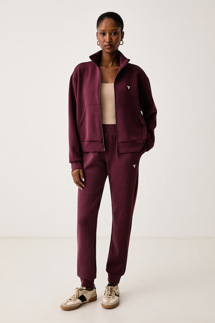 Guess Donji dio trenirke za žene s modalom OLYMPE V4YB08.KCAY2 bordo SS26