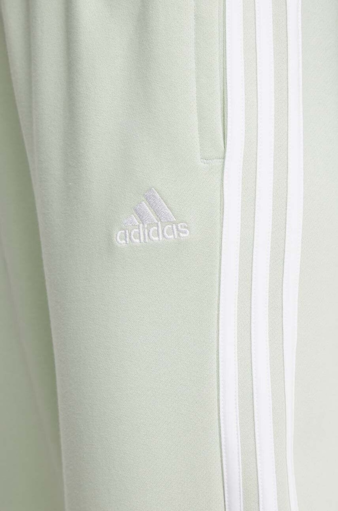 adidas spodnie dresowe bawełniane Essentials zielony IY4236