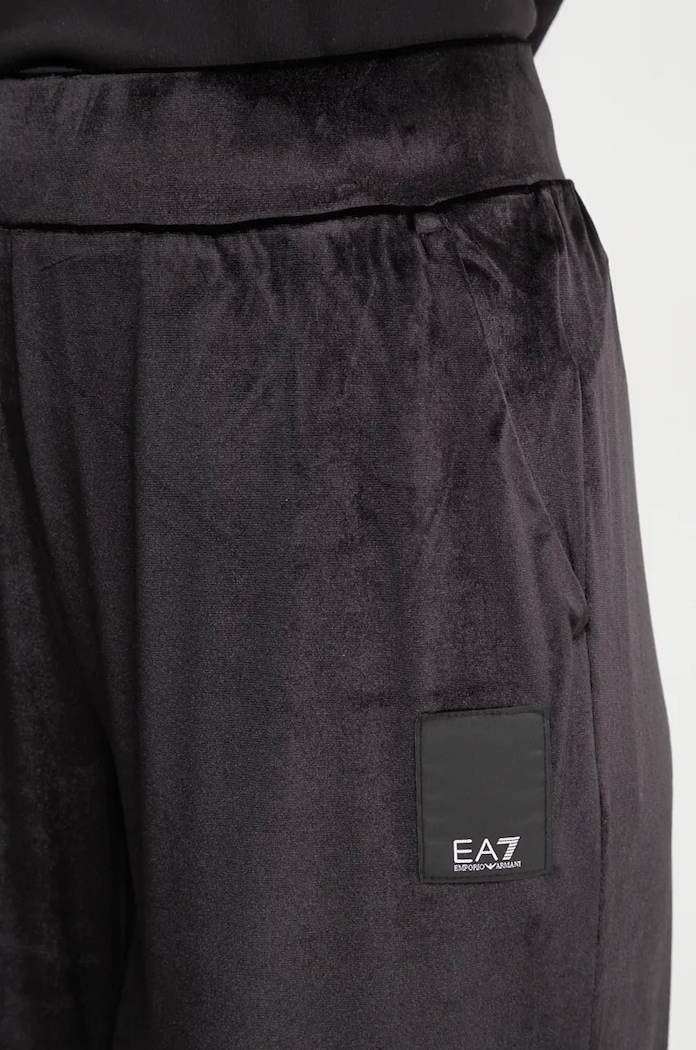 Velurové teplákové kalhoty EA7 Emporio Armani černá TJZDZ.6DTP76.1200