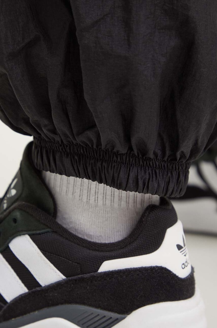 Hlače adidas Originals IW5487 crna