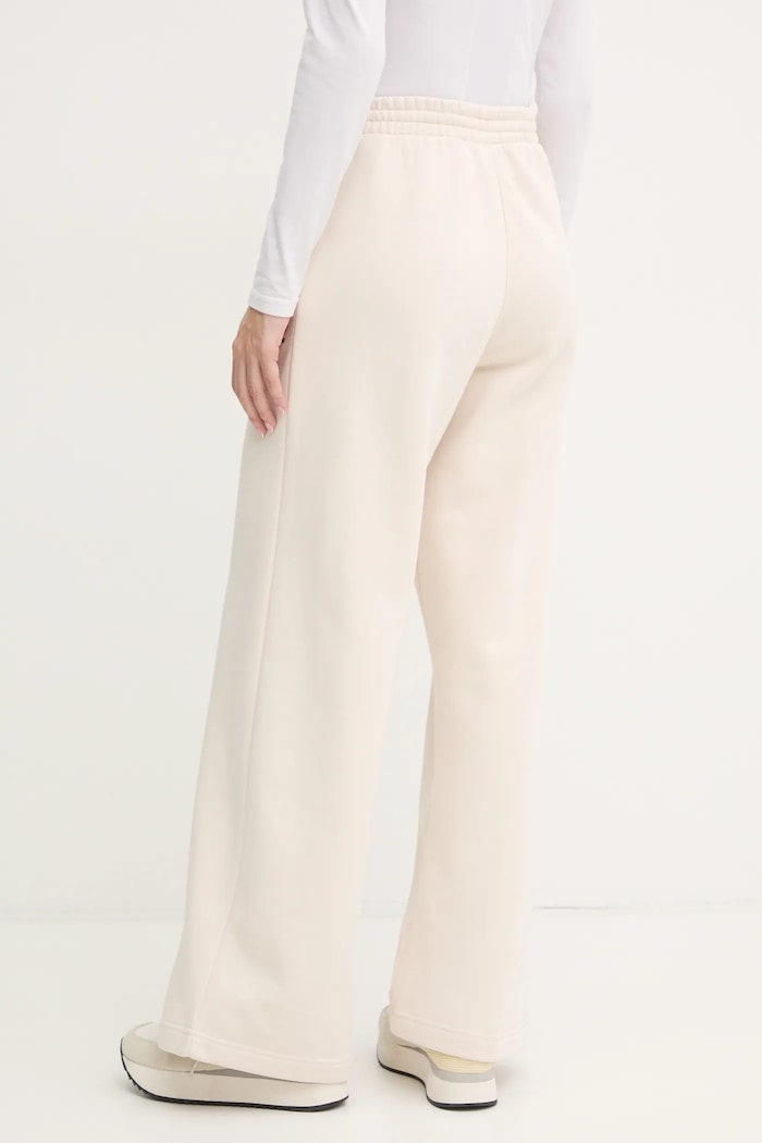 Дрехи Спортен панталон adidas Originals Femme Galore Wideleg Fleece Pants JN3027 бежов