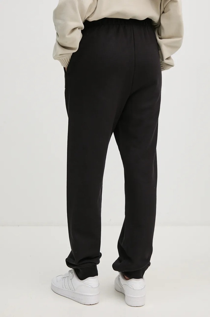 Oblečenie Bavlnené tepláky Calvin Klein Jeans J20J224441 čierna