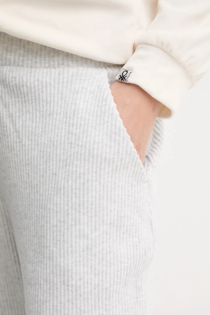 Odjeća Homewear hlače Abercrombie & Fitch KI147.4085.130 siva