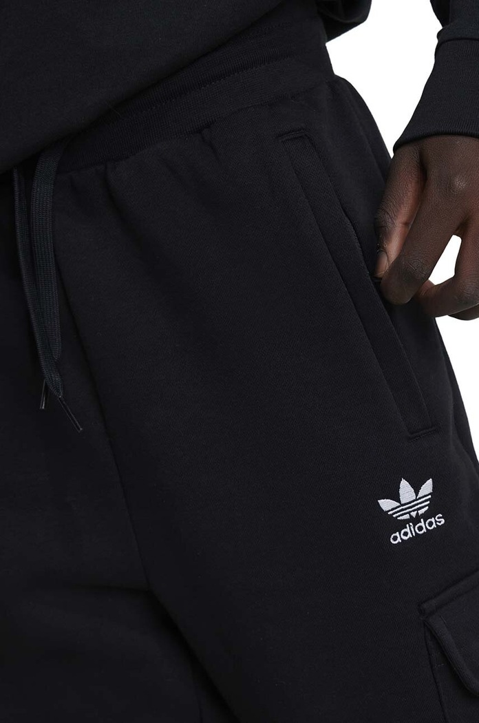 adidas Originals spodnie dresowe dziecięce FLEECE CARGO P IW3502 czarny