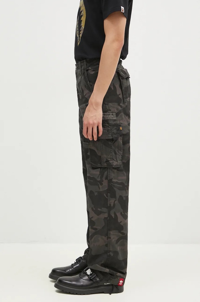Βαμβακερό παντελόνι Alpha Industries Jet Pant Camo 101212C μαύρο AW24