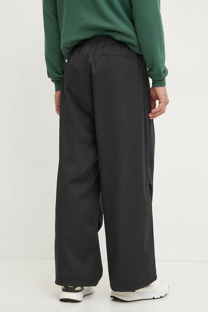 Oblečenie Nohavice adidas Originals Parachute Pant IY2075 čierna