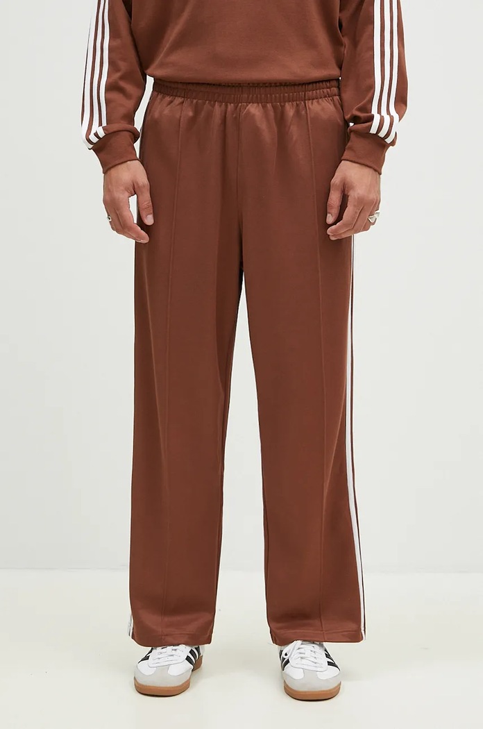 Одяг Спортивні штани adidas Originals Baggy Track Pant IZ2476 коричневий