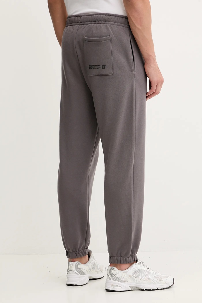 Oblečenie Tepláky Guess EMIS Z4YB00.K9V31 sivá