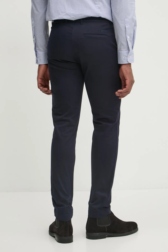 Oblečenie Nohavice Calvin Klein K10K113429 tmavomodrá