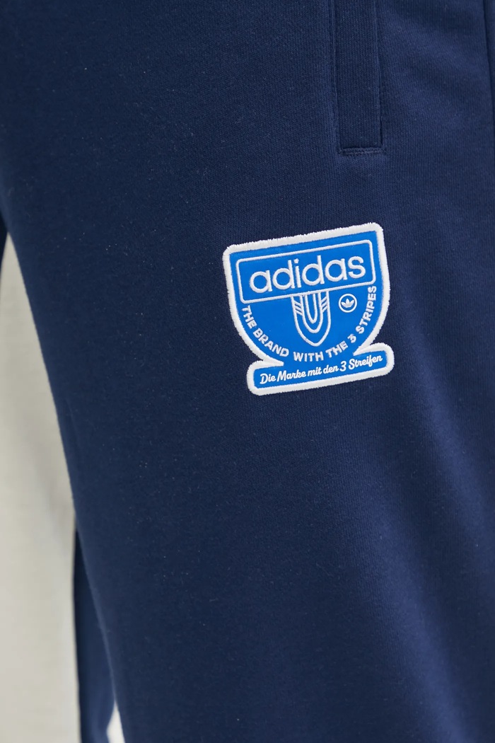 Παντελόνι φόρμας adidas Originals IW3239 σκούρο μπλε