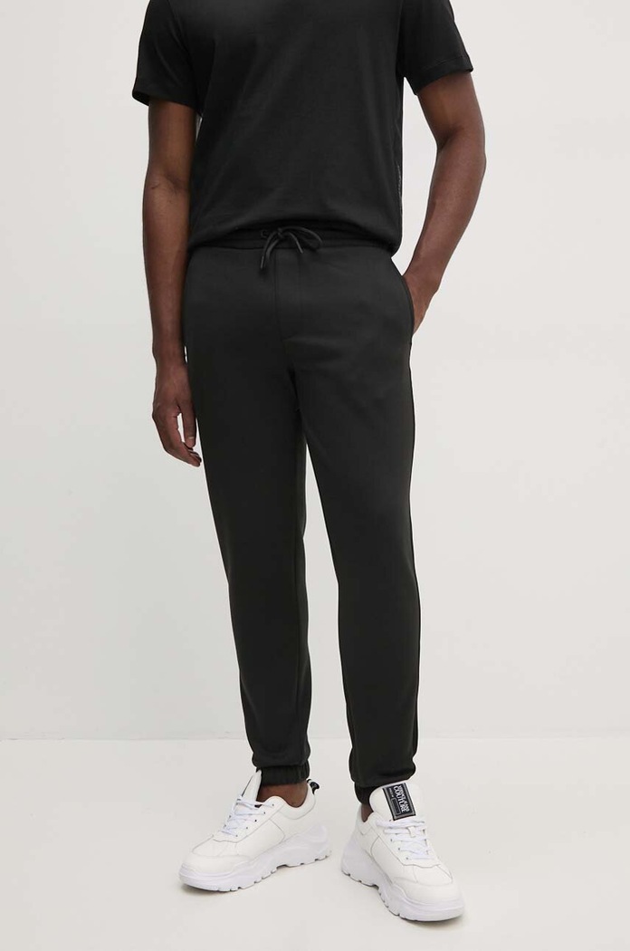 Спортен панталон Calvin Klein Jeans черен J30J326175