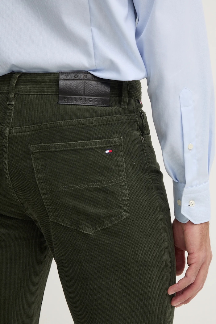 Tommy Hilfiger spodnie sztruksowe zielony MW0MW36696