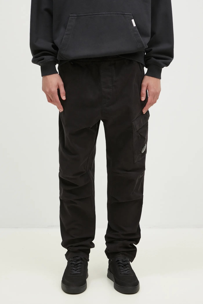 C.P. Company trousers Stretch Sateen Ergonomic Lens Single Cargo Pants with elastane black 17CMPA180A005529G