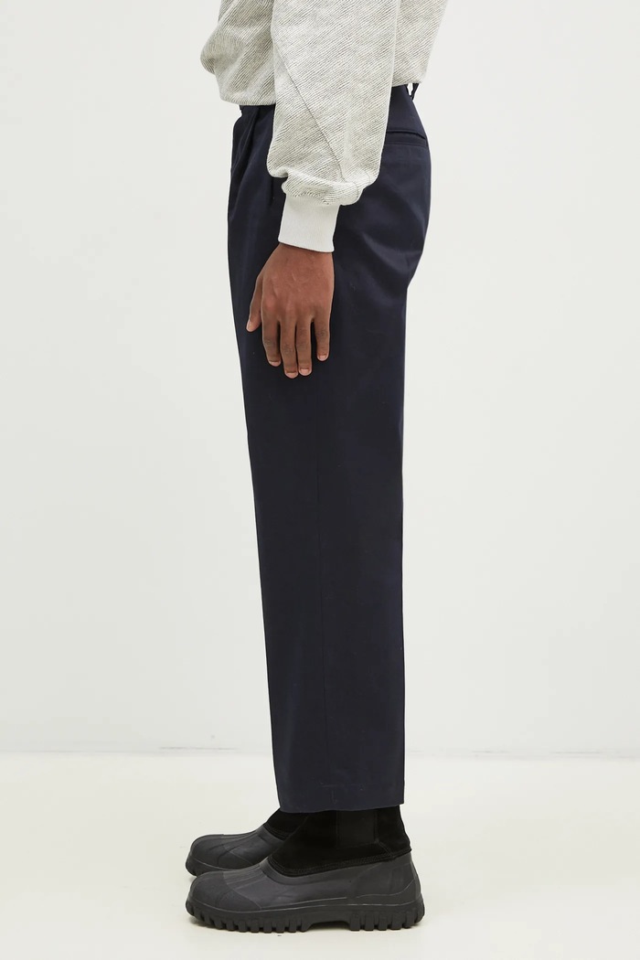 Bavlněné kalhoty Wacko Maria Double Pleated Chino Trousers 24FW.WMP.PT02 námořnická modř AA00