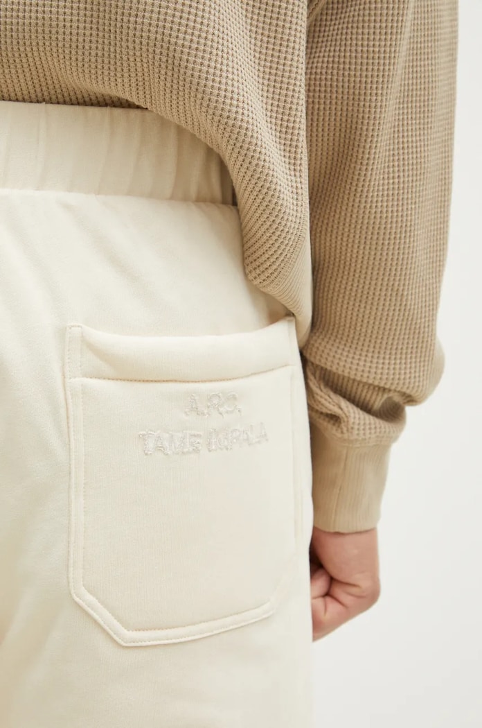 Bavlněné tepláky A.P.C. Jogging Cutback béžová COHFL.M28091.AAD