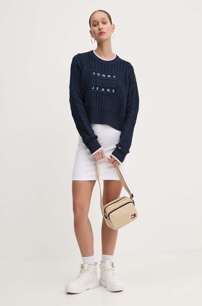 Obleka Tommy Jeans DW0DW18461 bela AW24