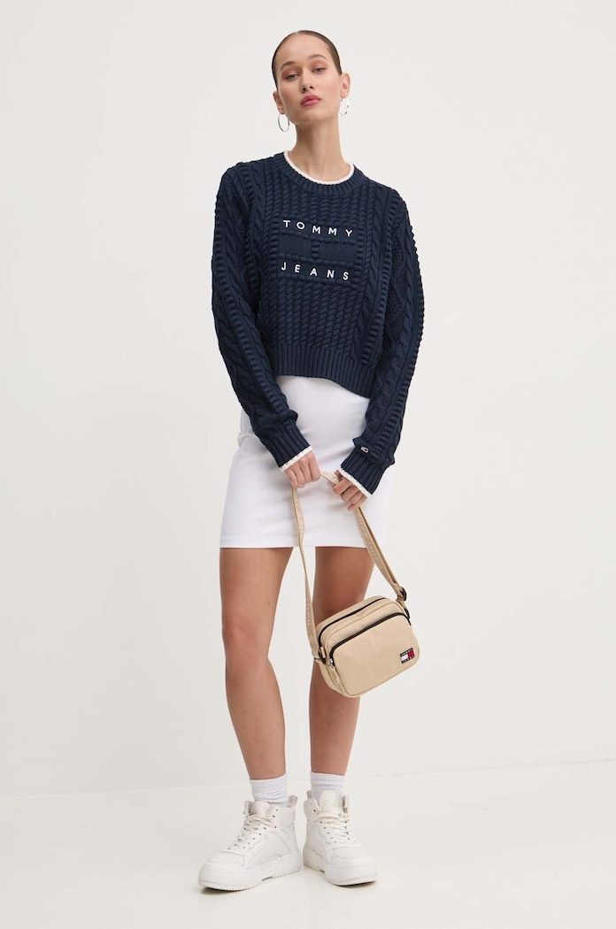 Obleka Tommy Jeans DW0DW18461 bela AW24