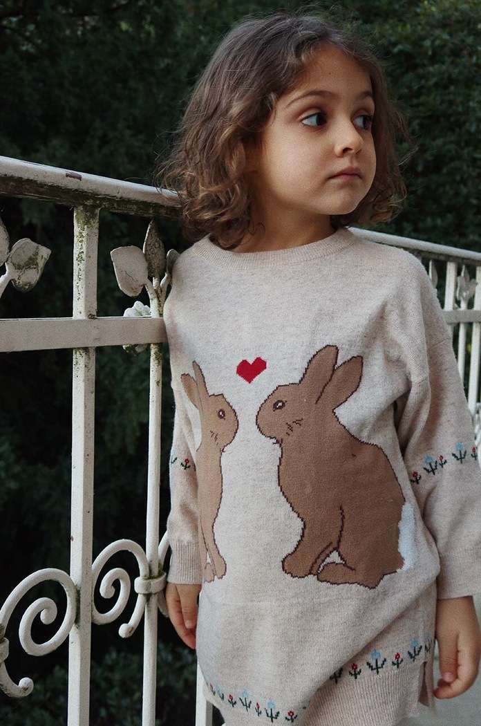 Konges Sløjd sukienka z domieszką wełny dziecięca ELI KNIT DRESS aplikacja beżowy KS101494