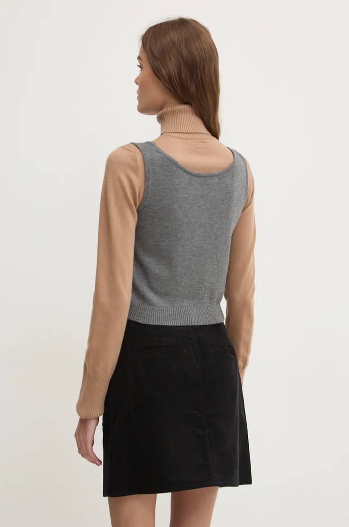 Oblečenie Top s prímesou hodvábu Guess Jeans W4BR17.Z3HO2 sivá