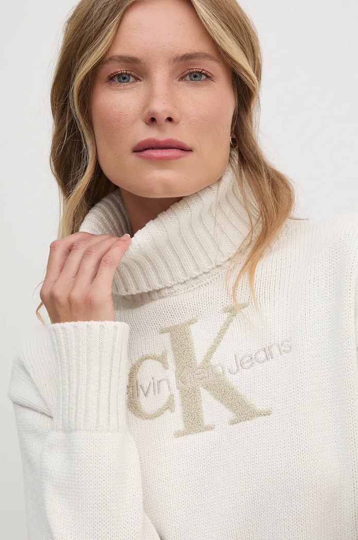 Calvin Klein Jeans pulóver aplikációval bézs J20J224229