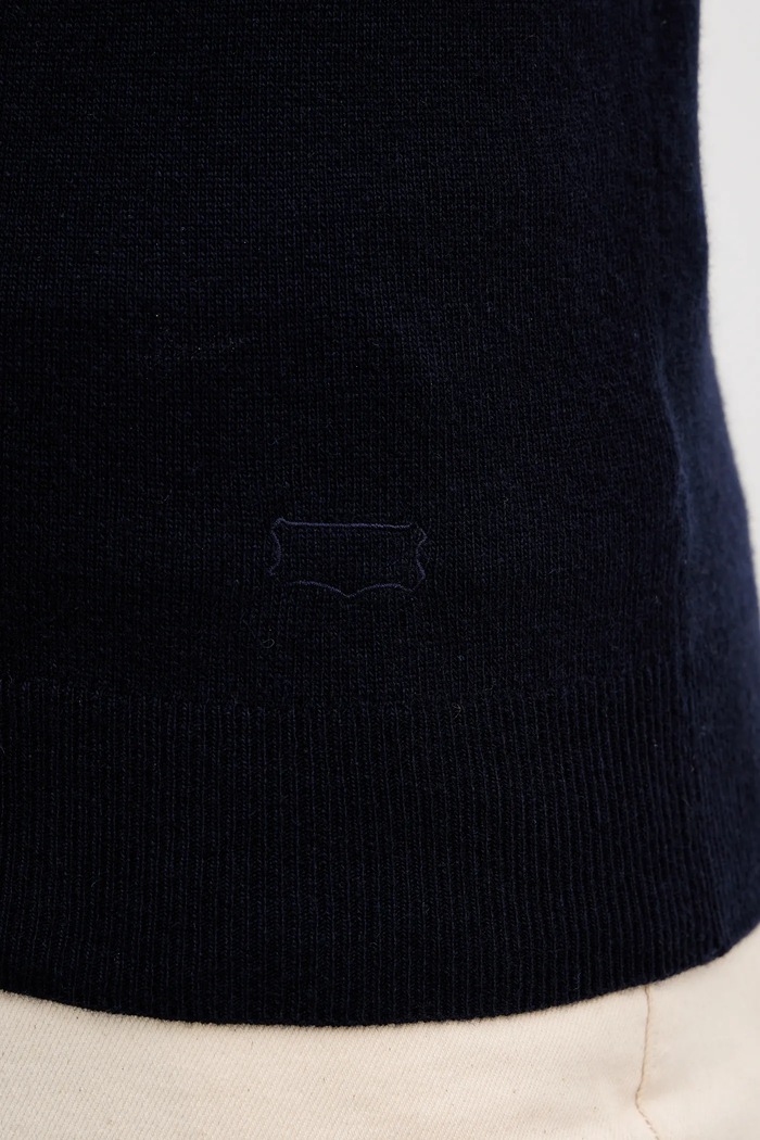 Sisley sweter z domieszką wełny 102HS2177 granatowy