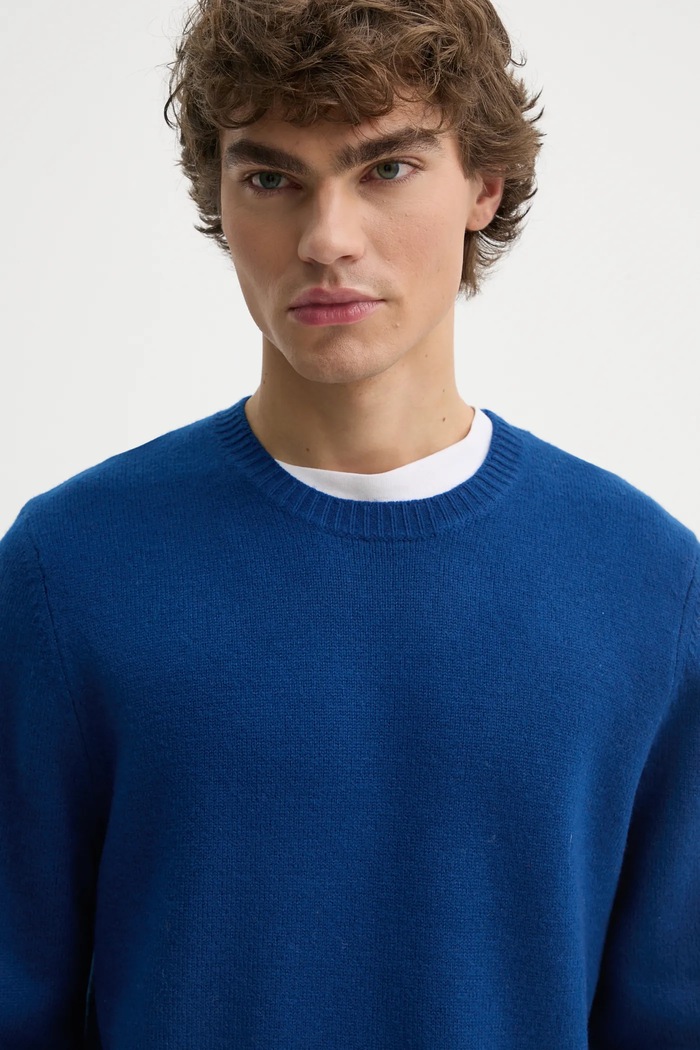 A.P.C. sweter wełniany pull edward granatowy WVBDK.H23059
