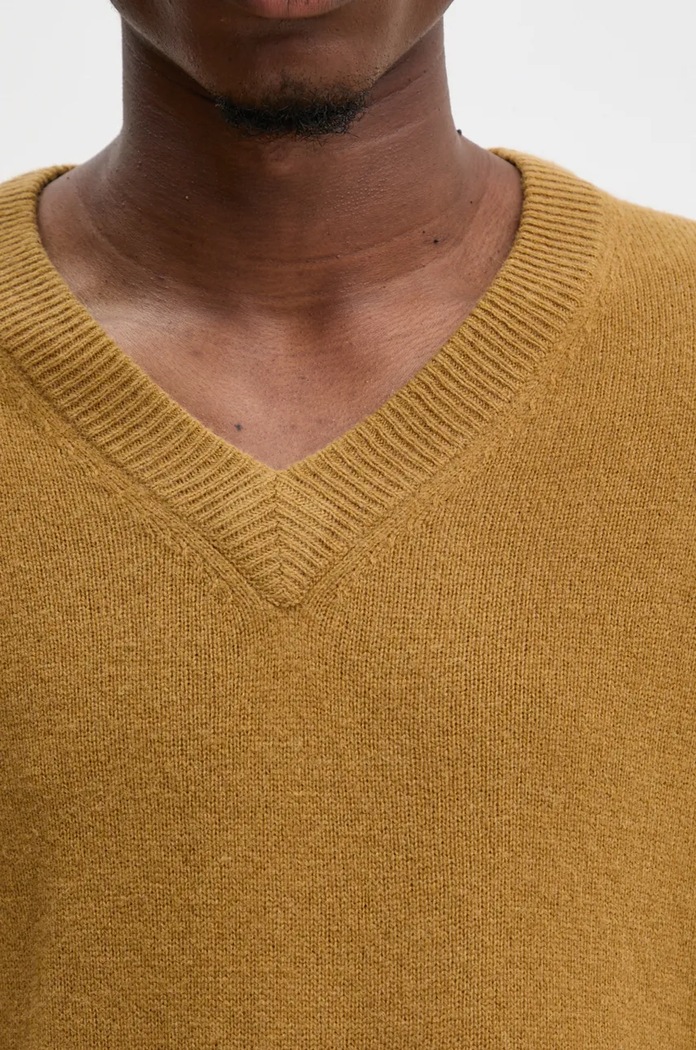 Vuneni pulover A.P.C. pull dany WYAAD.M23380 zlatna