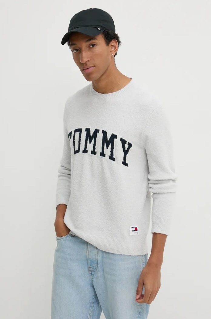 Svetr z vlněné směsi Tommy Jeans kulatý šedá DM0DM19439