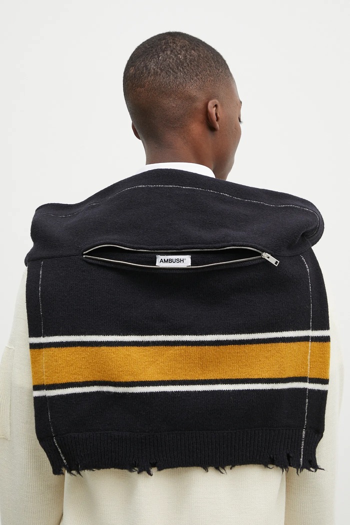 AMBUSH szalik wełniany Knit Sweater Scarf BMMA002F24KNI0011010 granatowy AW24