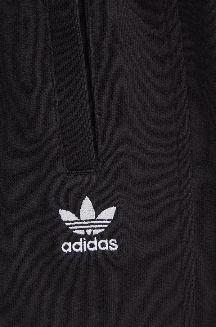 Βαμβακερό σορτσάκι adidas Originals μαύρο IY7343