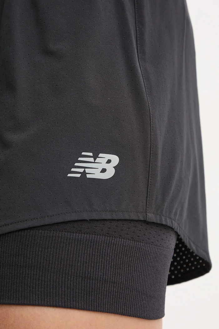 Bežecké šortky New Balance čierna WS41287BK