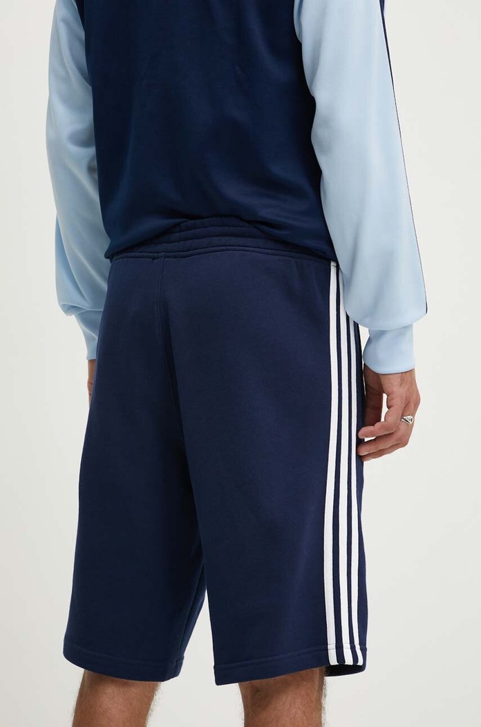 Bavlněné šortky adidas Originals Adicolor 3-Stripes námořnická modř IM9424