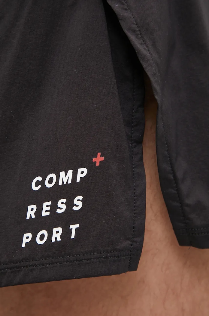 Къс панталон за бягане Compressport Racing Split черен ASHM375