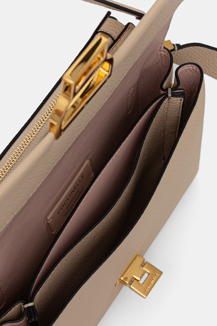 Coccinelle crossbody kabelka dámská kožená ARLETTIS E1.MD5.12.08.01 béžová