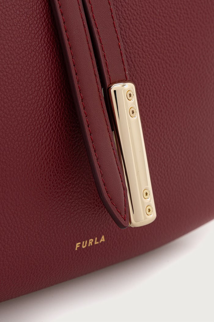 Torebka crossbody damska skórzana Furla WB01500.BX3353.CGQ00 czerwony