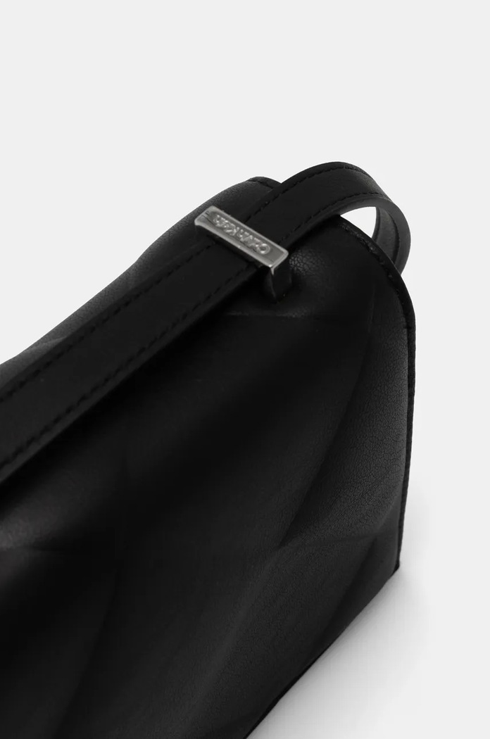 Kabelka Calvin Klein černá K60K612905