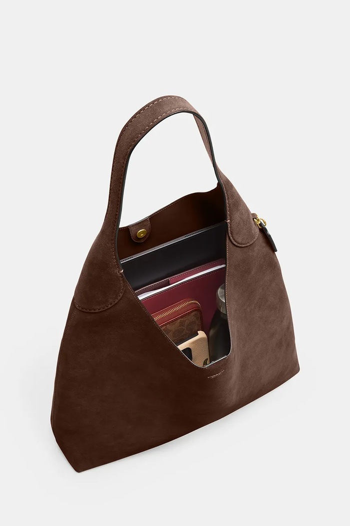 Torebka shopper damska zamszowa Brooklyn Shoulder Bag 39 Coach CW636 brązowy