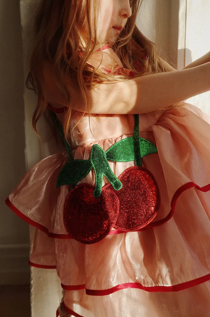 Konges Sløjd poseta fete CHERRY WALLET BAG nu incape in A4 rosu KS101921