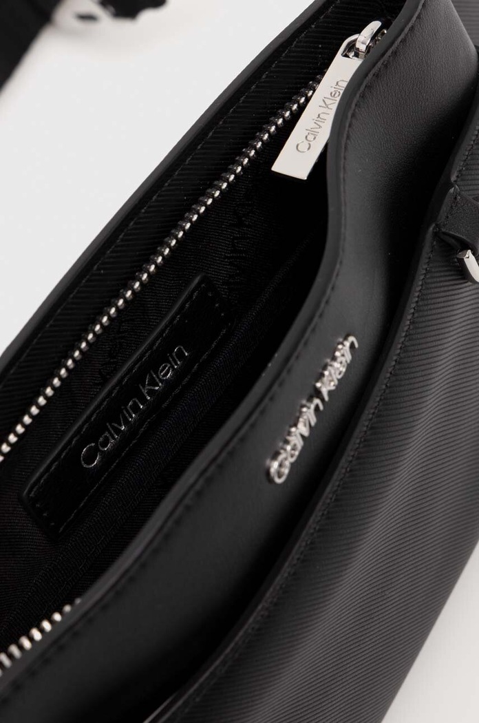 Τσάντα φάκελος Calvin Klein μαύρο K50K511865